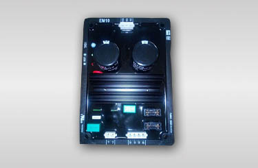 Regulateur de tension em10